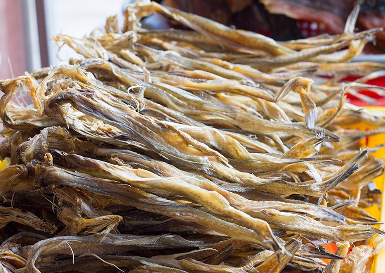Gửi khô cá khoai đi Đài Loan giá rẻ nhất